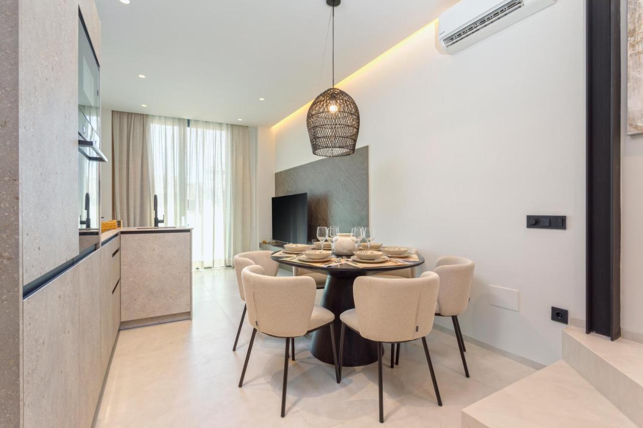 Magnificent Renovated 2Bd 2Bth Duplex With Terrace - City Centre Malaga Luaran gambar