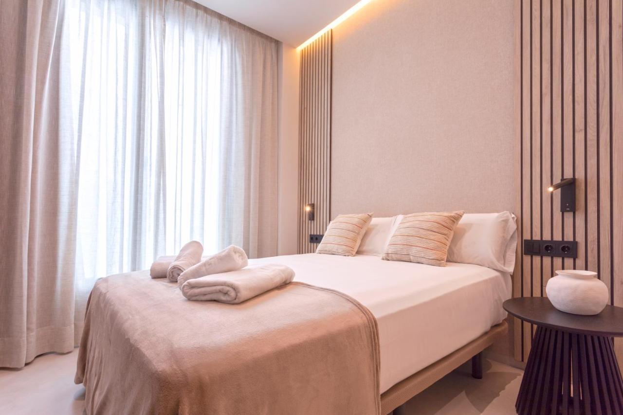 Magnificent Renovated 2Bd 2Bth Duplex With Terrace - City Centre Malaga Luaran gambar