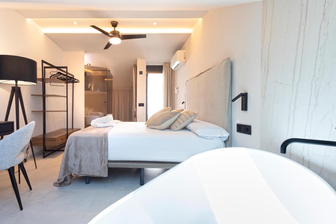 Magnificent Renovated 2Bd 2Bth Duplex With Terrace - City Centre Malaga Luaran gambar
